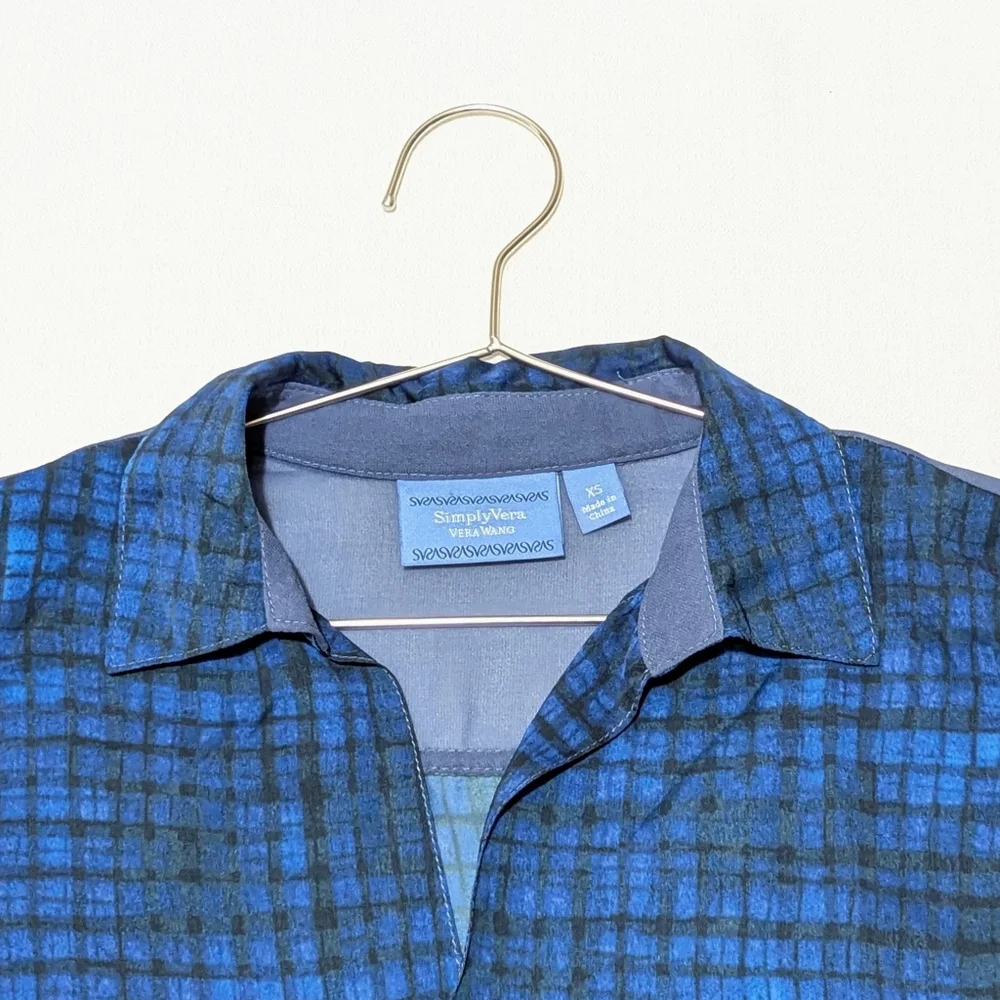 Simply Vera Vera Wang | Tunic | Plaid | Watercolor | Abstract | V Neck | Buttons - Picture 6 of 7